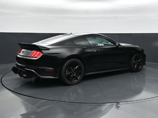 Used 2019 Ford Mustang GT Premium w/ Black Accent Package RWD image 2