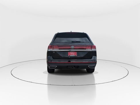 Used 2024 Volkswagen Atlas SE FWD image 7