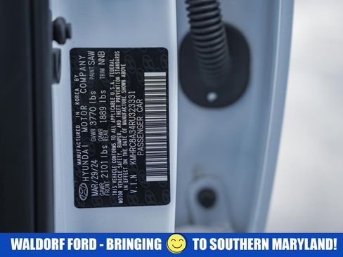 Used 2024 Hyundai Venue SEL image 38