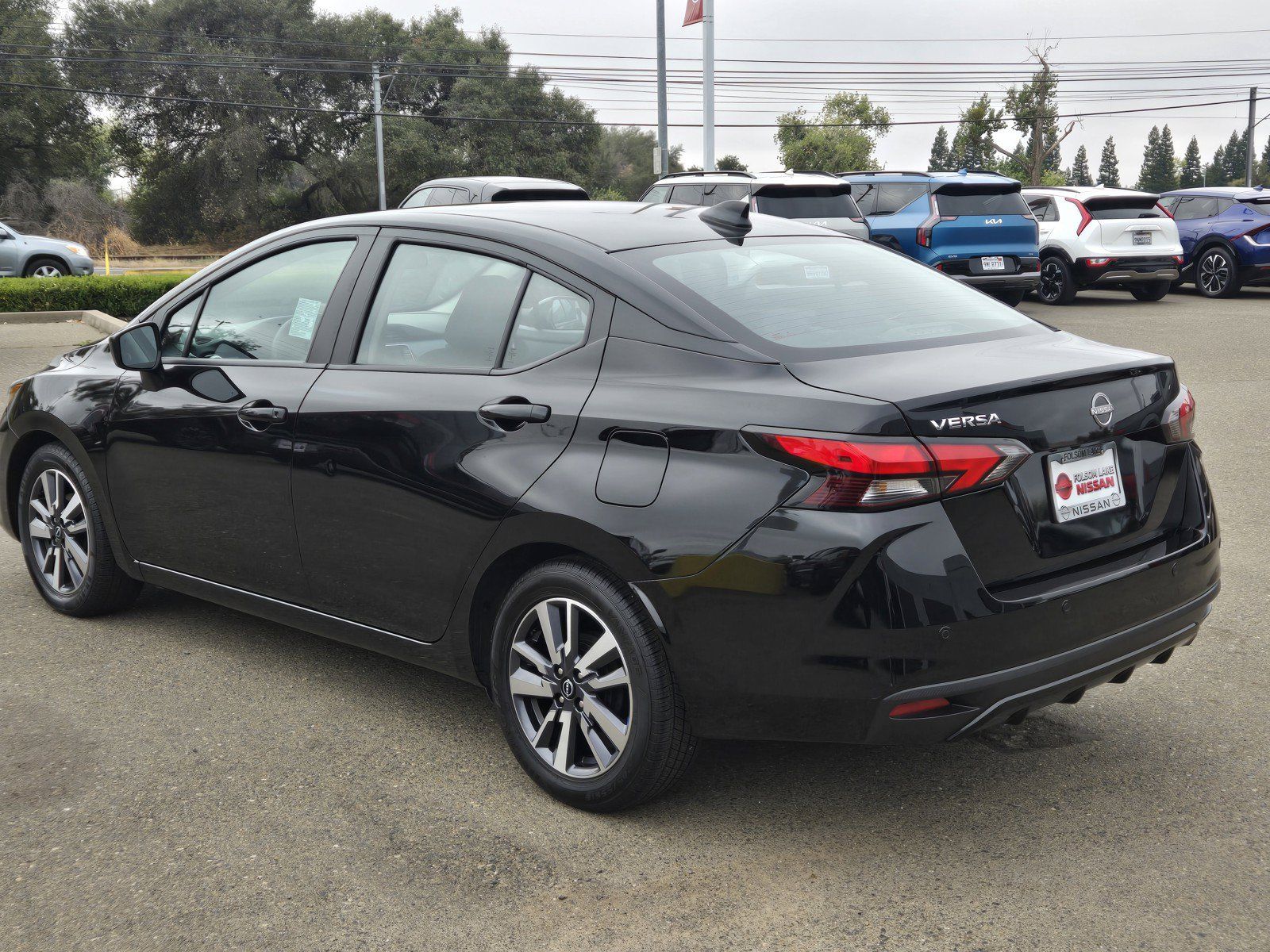 Used 2025 Nissan Versa SV FWD image 6