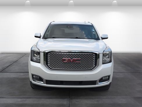 Used 2017 GMC Yukon Denali w/ Open Road Package AWD/4WD image 6