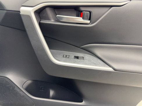 Used 2019 Toyota RAV4 XLE FWD image 43