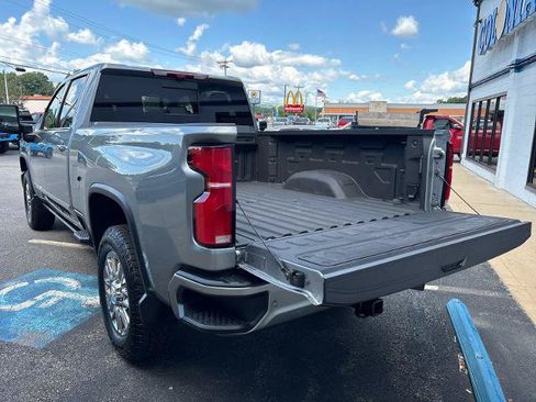 Used 2026 Chevrolet Silverado 2500 High Country w/ High Country Premium Package AWD/4WD image 7