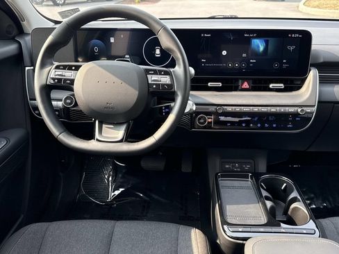 Used 2025 Hyundai Ioniq 5 SE RWD image 3