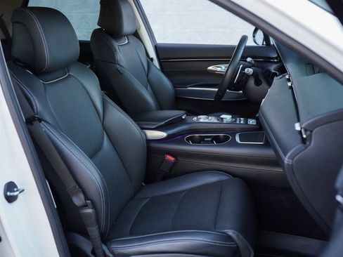 Used 2023 Genesis GV70 2.5T Select image 25