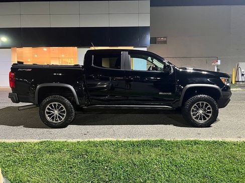 Used 2018 Chevrolet Colorado ZR2 w/ LPO, Premium Interior Package AWD/4WD image 9