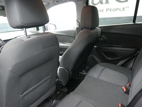 Used 2017 Chevrolet Trax LT FWD image 23