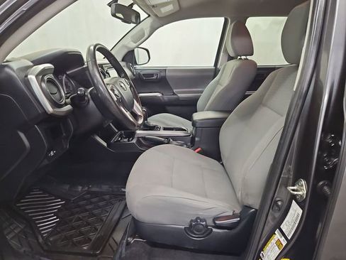 Used 2016 Toyota Tacoma SR5 image 21
