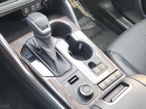 Used 2022 Toyota Highlander Platinum image 24