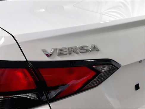 Used 2025 Nissan Versa S w/ Trunk Package image 27