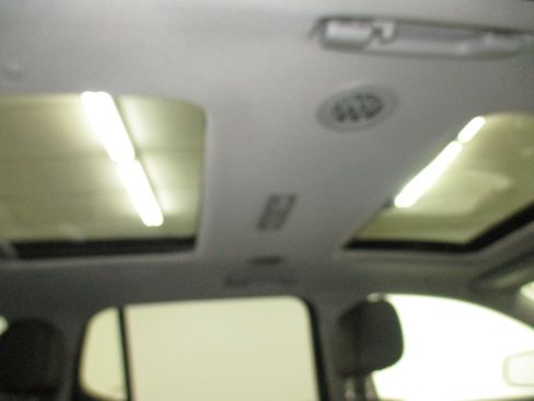 Used 2023 GMC Acadia SLT w/ Elevation Edition AWD/4WD image 18
