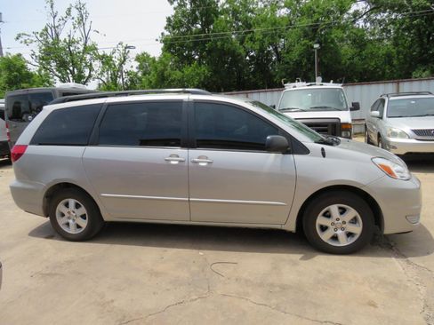 Used 2005 Toyota Sienna LE FWD image 34