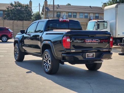 Used 2024 GMC Canyon AT4 w/ AT4 Premium Package AWD/4WD image 3