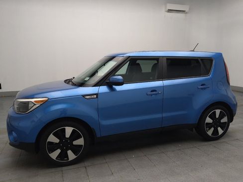 Used 2019 Kia Soul + FWD image 2