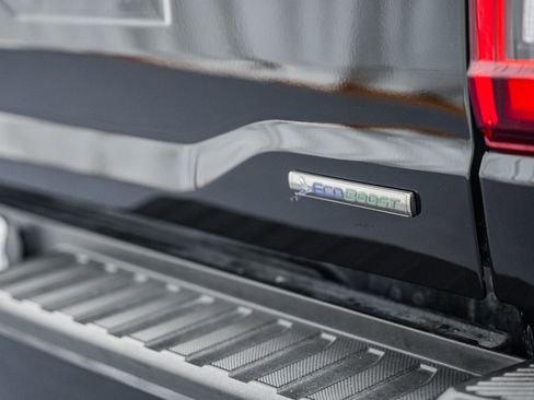 Certified 2022 Ford F150 Lariat w/ Equipment Group 502A High image 21