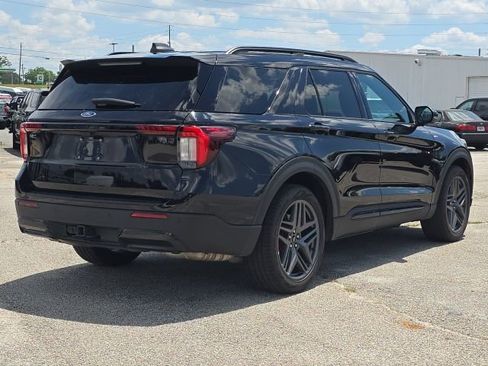 Used 2025 Ford Explorer ST-Line w/ Premium Package RWD image 5