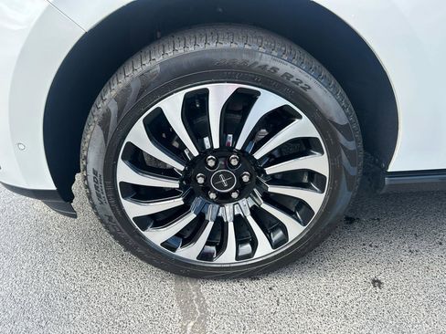 Used 2022 Lincoln Navigator Black Label AWD/4WD image 9