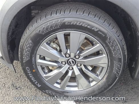 Used 2022 Nissan Pathfinder SV image 9