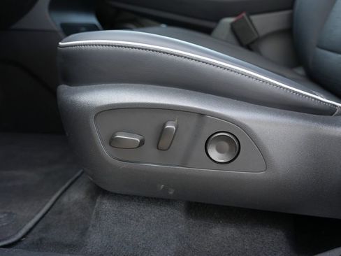 Used 2026 Buick Enclave Sport Touring AWD/4WD image 10