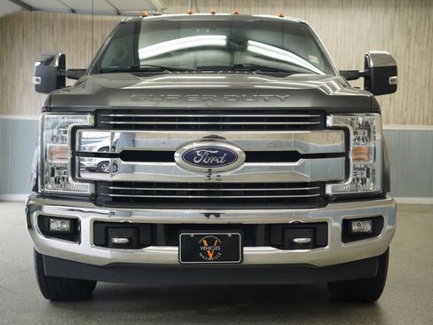 Used 2017 Ford F350 Lariat w/ Chrome Package image 3