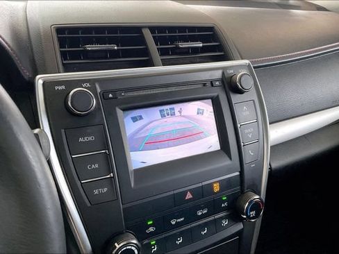 Used 2016 Toyota Camry SE FWD image 11