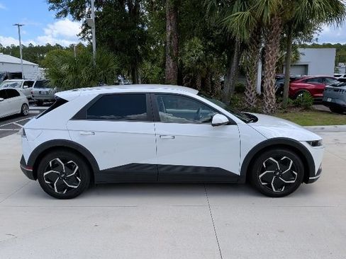Certified 2022 Hyundai Ioniq 5 SE w/ Cargo Package RWD image 4