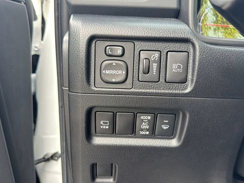 Used 2024 Toyota 4Runner Limited AWD/4WD image 31