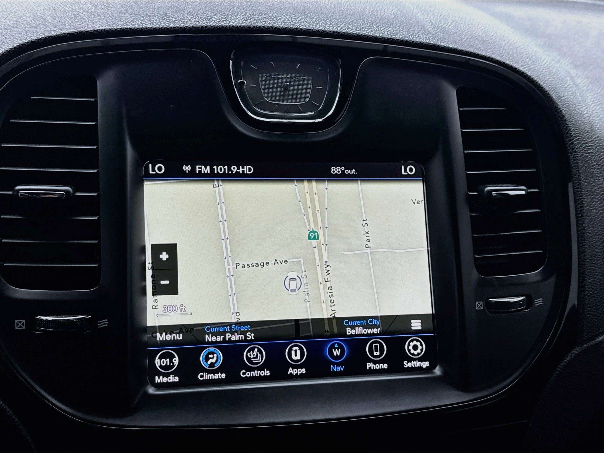 Used 2021 Chrysler 300 S RWD image 9