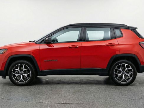 Used 2025 Jeep Compass Limited AWD/4WD image 5