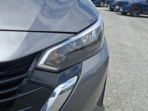 Used 2024 Nissan Sentra SV FWD image 9