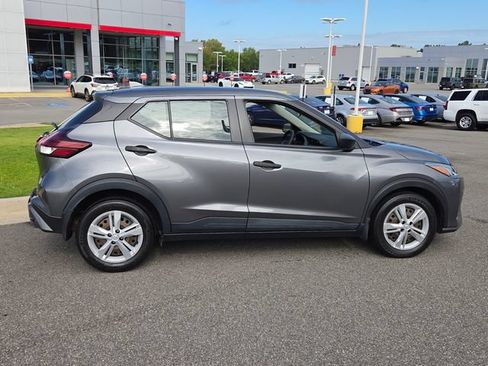 Used 2023 Nissan Kicks S FWD image 13
