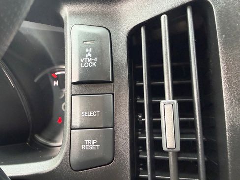 Used 2013 Honda Ridgeline RTS image 32