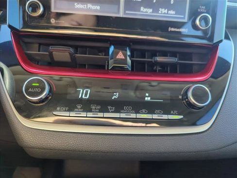 Used 2021 Toyota Corolla LE image 17