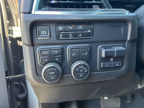 Used 2025 Chevrolet Suburban RST w/ RST Capability Package AWD/4WD image 20