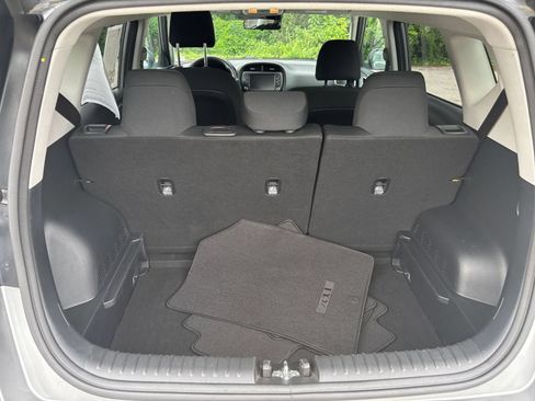 Used 2025 Kia Soul LX w/ LX Technology Package FWD image 29