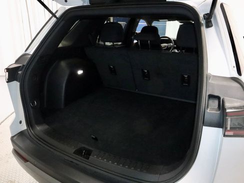 Used 2025 Chevrolet Equinox LT FWD image 14