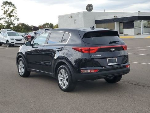 Used 2017 Kia Sportage LX image 2