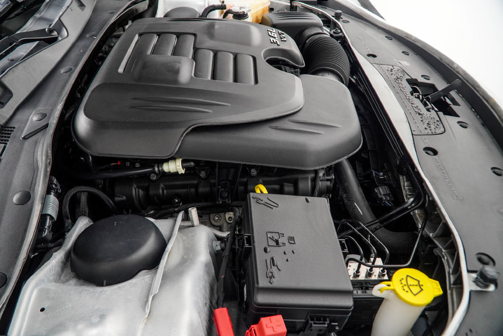 Used 2022 Dodge Charger SXT w/ Plus Group RWD image 18