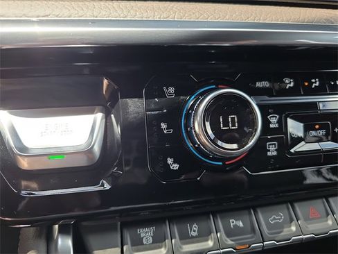 New 2025 GMC Sierra 2500 Denali w/ Denali Reserve Package image 24