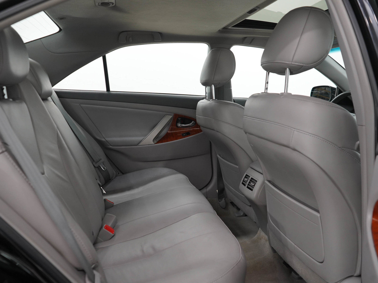 Used 2011 Toyota Camry XLE w/ XLE Extra-Value Pkg #1 FWD image 13