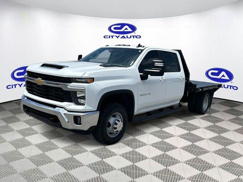 Used 2024 Chevrolet Silverado 3500 LT w/ Convenience Package AWD/4WD image 14