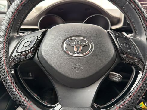 Used 2020 Toyota C-HR Limited image 12