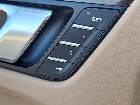 Certified 2024 Porsche Macan GTS image 24