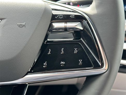 New 2025 Cadillac Lyriq Luxury image 14