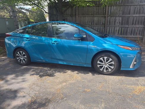 Used 2021 Toyota Prius Prime Limited FWD image 14