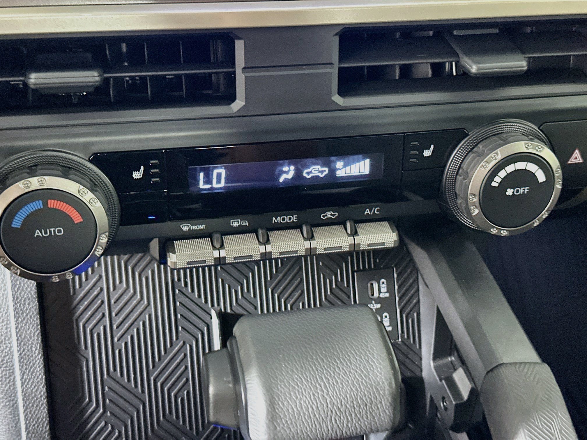Used 2025 Toyota Tacoma TRD Off-Road AWD/4WD image 24
