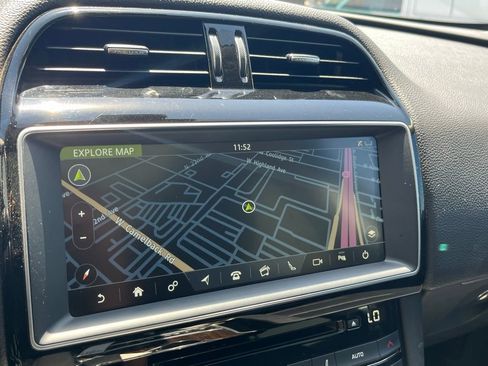 Used 2017 Jaguar F-PACE Prestige image 14