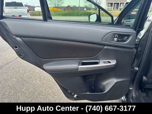 Used 2017 Subaru Crosstrek 2.0i Premium w/ Moonroof Package AWD/4WD image 11