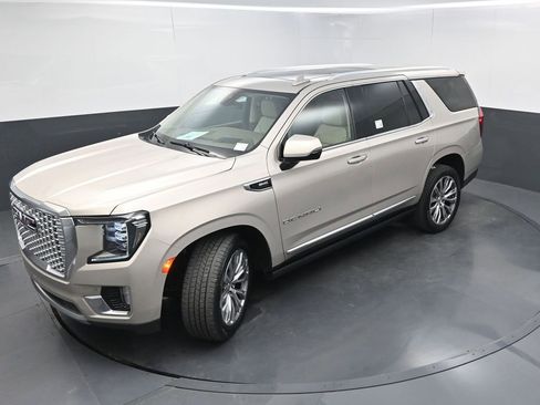Used 2021 GMC Yukon Denali w/ Denali Premium Package RWD image 35