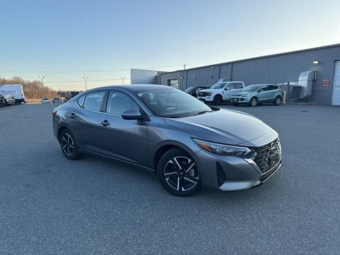 Used 2024 Nissan Sentra SV image 1